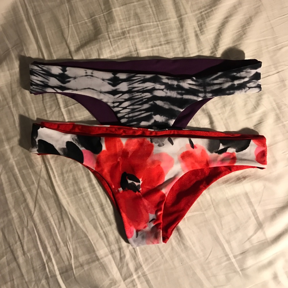 Bundle of 2 bikini bottoms